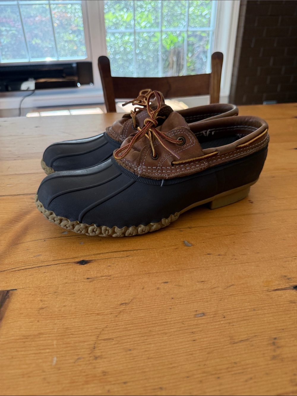 Low top lace up bean boots
